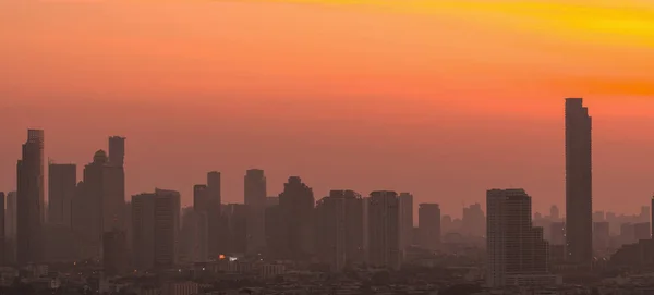 Luftverschmutzung Smog Und Feinstaub Hüllten Die Stadt Morgen Einen Orangefarbenen — Stockfoto