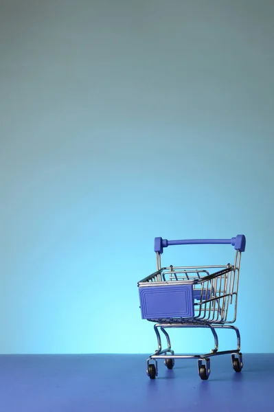 Carrito Compras Con Fondo Blanco Vacío —  Fotos de Stock