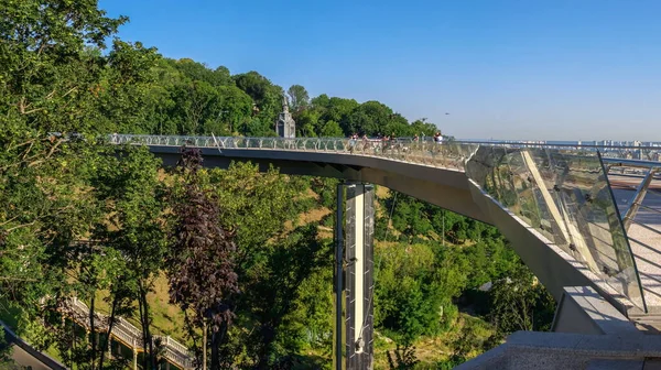 Κίεβο Ουκρανία 2020 Πεζόδρομος Γυάλινη Γέφυρα Στο Κίεβο Ουκρανία Ένα — Φωτογραφία Αρχείου