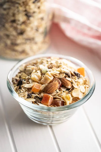 Schnabelzerealien Schüssel Gesundes Müsli Mit Haferflocken Nüssen Und Rosinen Auf — Stockfoto