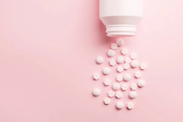 Comprimidos Comprimidos Sobre Fundo Rosa Vista Superior Espaço Cópia — Fotografia de Stock