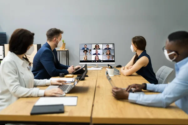 Videokonferenzschaltung Bei Geschäftstreffen Gruppenkonferenzen — Stockfoto