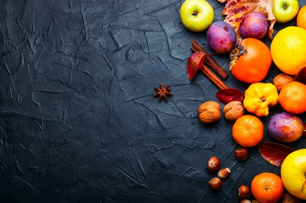 Surtido Frutas Uvas Frutos Secos Frutos Otoño Cosecha Estacional Otoño — Foto de Stock