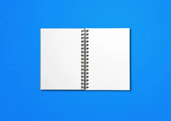 Branco Aberto Espiral Notebook Mockup Isolado Fundo Azul — Fotografia de Stock