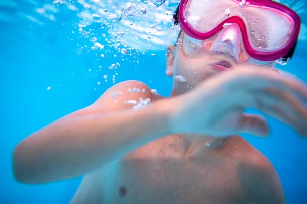 Söt Liten Pojke Pool Dykning Simma Vattnet Kul — Stockfoto