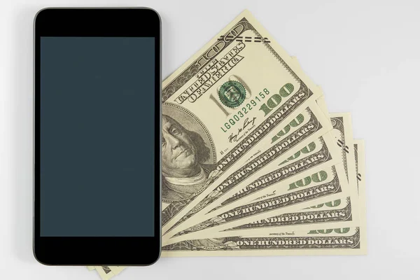 Smartphone Aus Nächster Nähe Auf Banknoten Hundert Dollar — Stockfoto