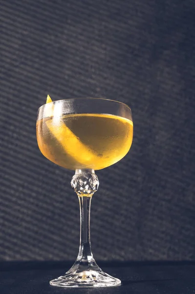 Verre Whisky Citron Glaçons Sur Fond Sombre — Photo