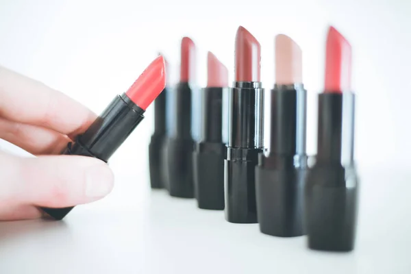 Makeup Borste Med Läppstift Isolerad Vit Bakgrund — Stockfoto