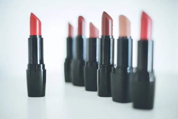 Set Lippenstifte Auf Weißem Hintergrund — Stockfoto