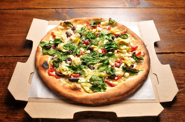 Pizza Com Legumes Queijo Fundo Madeira — Fotografia de Stock