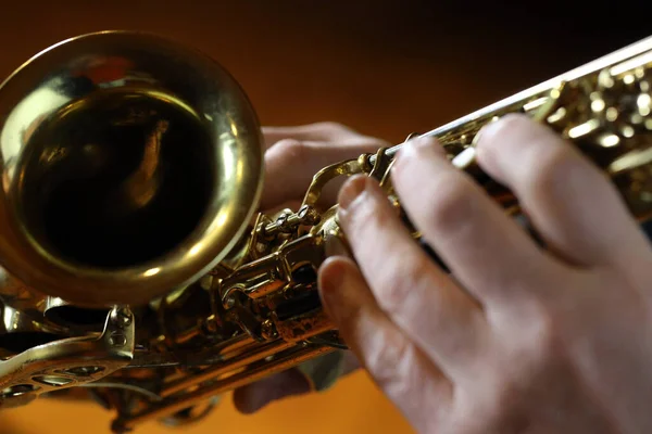 Saxofón Mano Músico Primer Plano — Foto de Stock