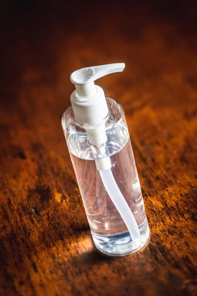 Coronavirus Prävention Händedesinfektionsgel Der Flasche Händedesinfektionsgel Auf Holztisch — Stockfoto