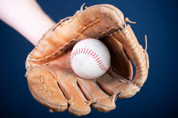 Baseball Kesztyű Kesztyű Fehér Alapon — Stock Fotó