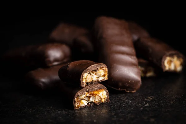 Кусочки Шоколада Какао Черном Фоне — стоковое фото