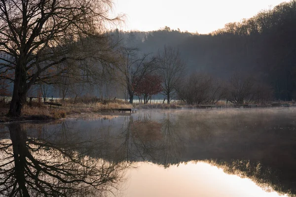 Schöner Sonnenuntergang Über Dem Fluss — Stockfoto