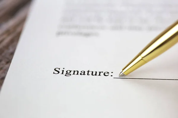 Υπογραφή Σύμβασης Υπογραφή Χρυσό Στυλό Μακροοικονομικό Γκρο Γκρο Πλαν Επιχειρηματίας — Φωτογραφία Αρχείου