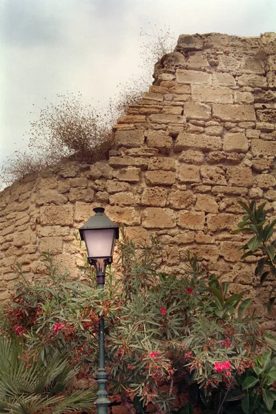 Stara Lampa Uliczna Ścianie — Zdjęcie stockowe