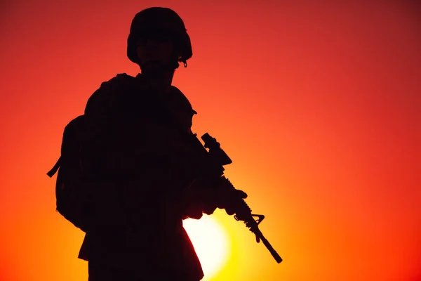 Silhouette Von Armeeschützern Marineinfanteristen Soldaten Der Küstenwache Oder Terror Einheiten — Stockfoto