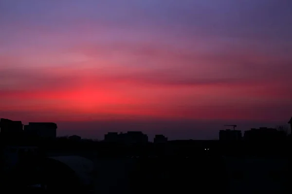 Verschwommener Morgensonnenaufgang Über Der Stadt Iasi Rumänien Silhouette Stadt Morgen — Stockfoto