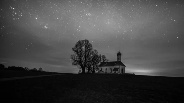 Bella Vista Notturna Della Chiesa — Foto Stock