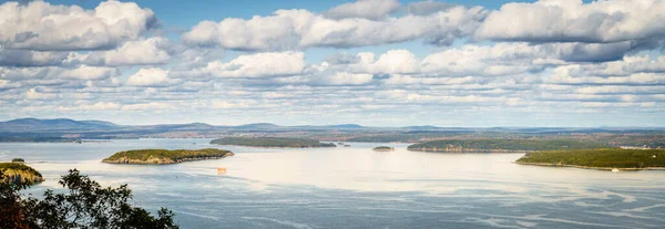 Bela Vista Lago Nas Montanhas — Fotografia de Stock