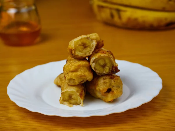 Fried Slices Ripe Plantain White Dish Decorated Bananas Honey — Stock Photo, Image
