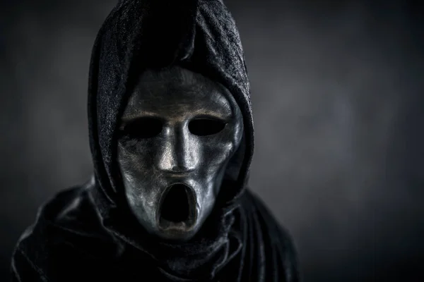 Concepto Halloween Miedo Hombre Con Máscara Cara Camiseta Negra Con — Foto de Stock