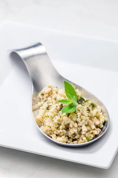 Risotto Met Quinoa Basilicum Witte Achtergrond — Stockfoto