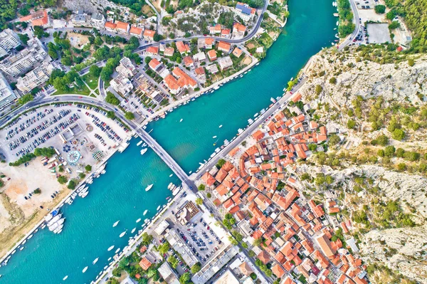 Kota Omis Dan Cetina Pemandangan Udara Sungai Dalmatia Wilayah Kroasia — Stok Foto