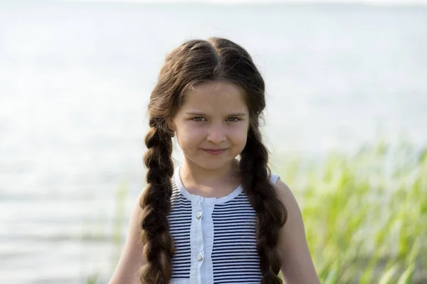 Portrait Beautiful Little Girl Long Hair Lake Sunny Day — Stock Photo, Image