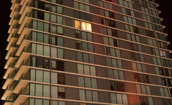 Einfach Beleuchtetes Fenster Einer Modernen Wohnung — Stockfoto