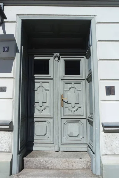 Vieille Porte Dans Ville — Photo