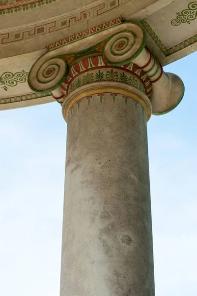 バルセロナ市の神殿の柱の詳細 — ストック写真