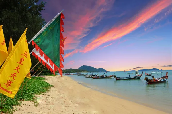 Bela Praia Com Barcos Mar — Fotografia de Stock