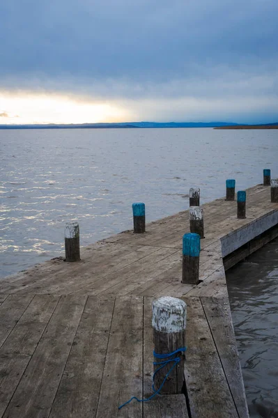 Een Houten Pier Het Strand — Stockfoto