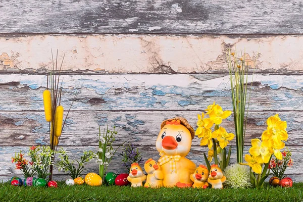 Oeufs Pâques Fleurs Sur Fond Bois — Photo