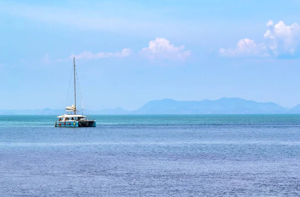 Veleros Mar Con Fondo Isla — Foto de Stock