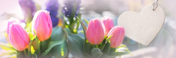 Čerstvé Růžové Tulipány Tvaru Srdce Pozadí Pro Den Matek Prostorem — Stock fotografie