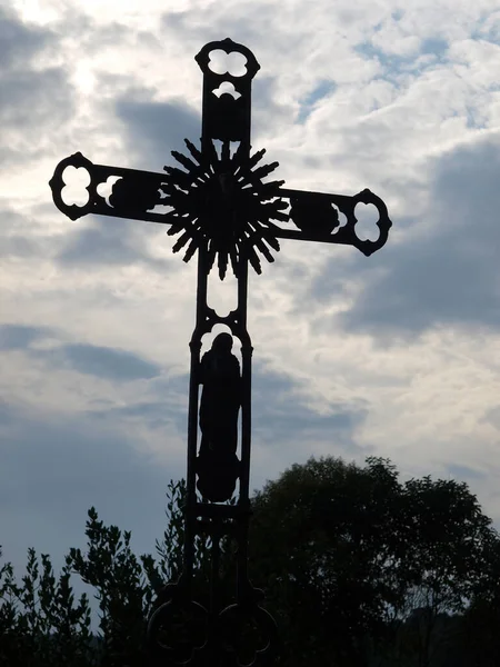 Крест Фоне Неба — стоковое фото