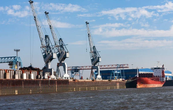 Frachtschiff Hafen Von Riga — Stockfoto