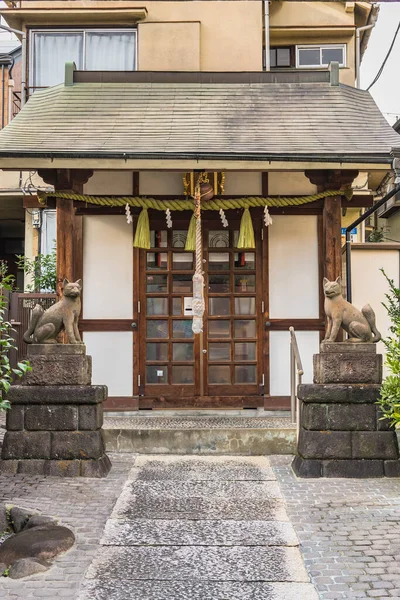 Duas Estátuas Raposas Inari Divindade Arroz Santuário Xintoísta Mejiro Toyosaka — Fotografia de Stock