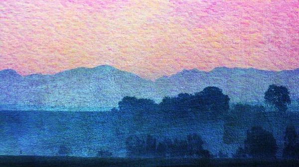 Landschaft Mit Morgennebel Über Wiese Und Bäumen Bei Sonnenaufgang — Stockfoto