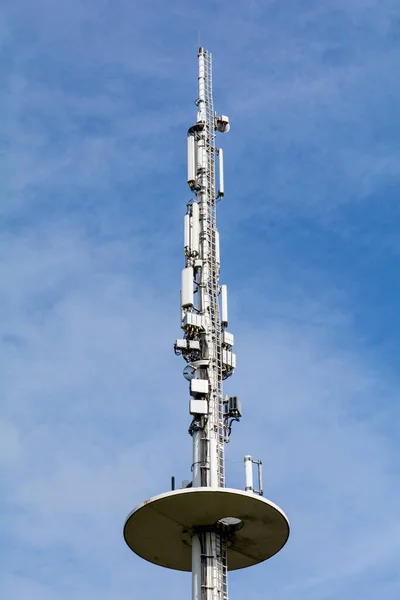 Torre Telecomunicazione Comunicazione Comunicazioni Telecomunicazioni Tecnologia Cielo — Foto Stock