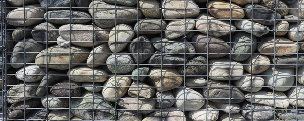 Een Verticale Opname Van Een Grote Stenen Muur Met Veel — Stockfoto