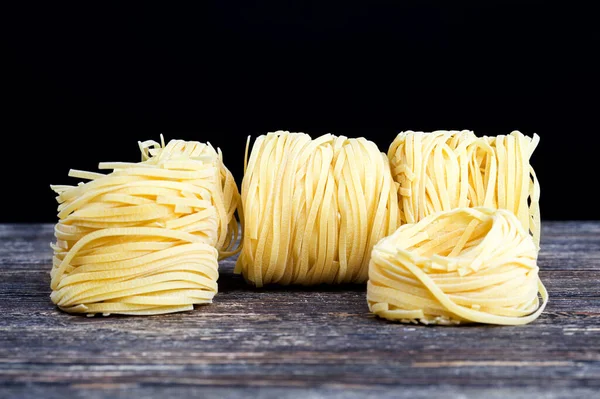 Gruppo Attorcigliato Forma Nido Porzioni Spaghetti Farina Grano Vero Primo — Foto Stock