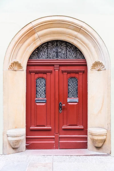 Puerta Delantera Doble Hoja Rojo Marrón Diseño Art Nouveau Con — Foto de Stock