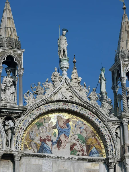 ヴェネツィア 大聖堂聖マルコ教会 上面からモザイク — ストック写真