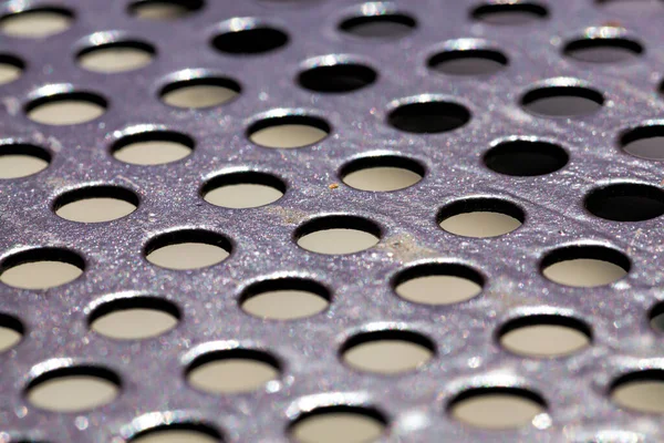 Perforación Chapa Aluminio Agujeros Pequeños Superficie Del Material Perfora Agujeros —  Fotos de Stock