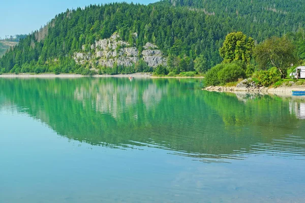 Belo Lago Nas Montanhas — Fotografia de Stock