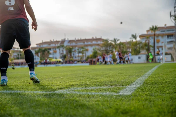 Marbella Janeiro 2020 Jogador Chutando Bola Campo Futebol — Fotografia de Stock